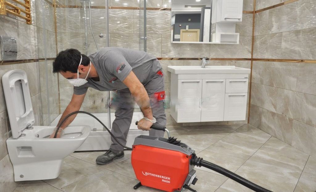 Eskişehir alaturka tuvalet tıkanıklığı açma — Rothenberger R600 robotlu spiral makine ile yer çekimli sifon temizliği